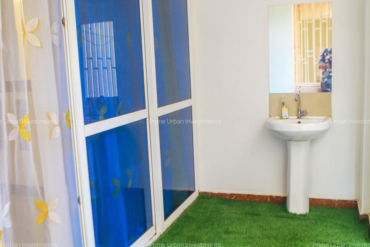 Serviced 3 Bed Apartment with En Suite in Nyali Area - 17