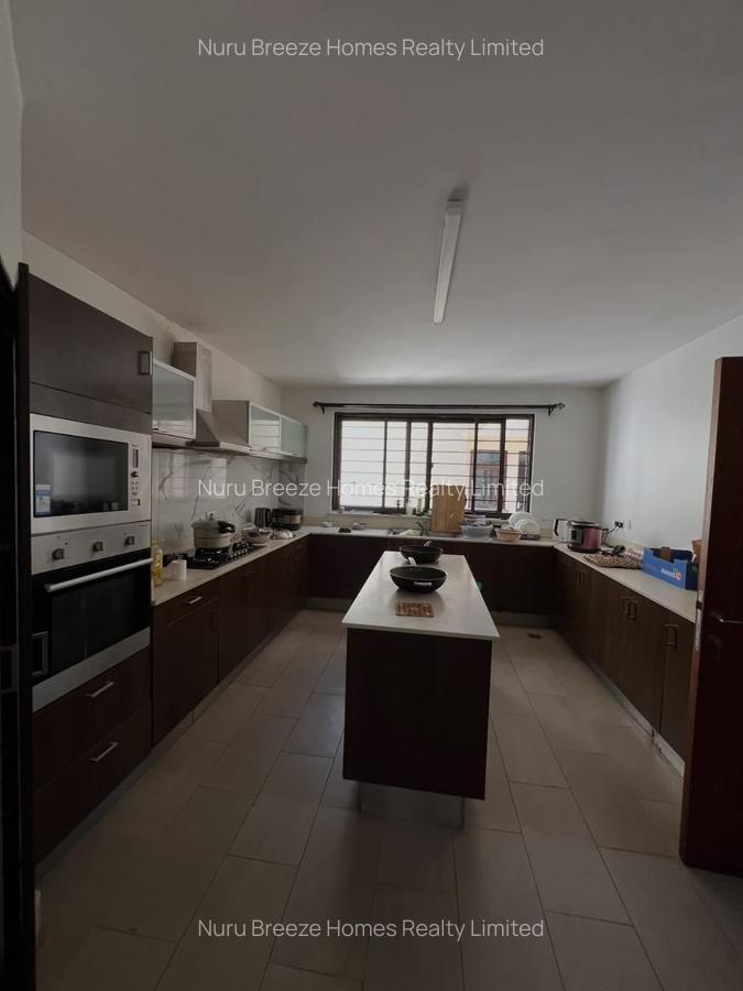 5 Bed Townhouse with En Suite in Lavington - 9