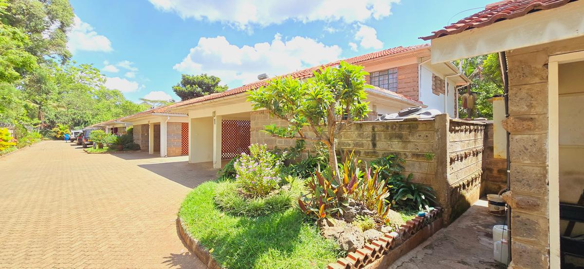 4 Bed Townhouse with En Suite at Off Convent Drive - 2