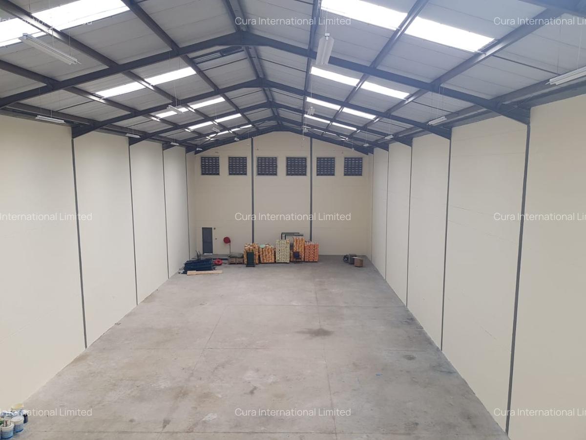 22,596 ft² Warehouse in Industrial Area - 1