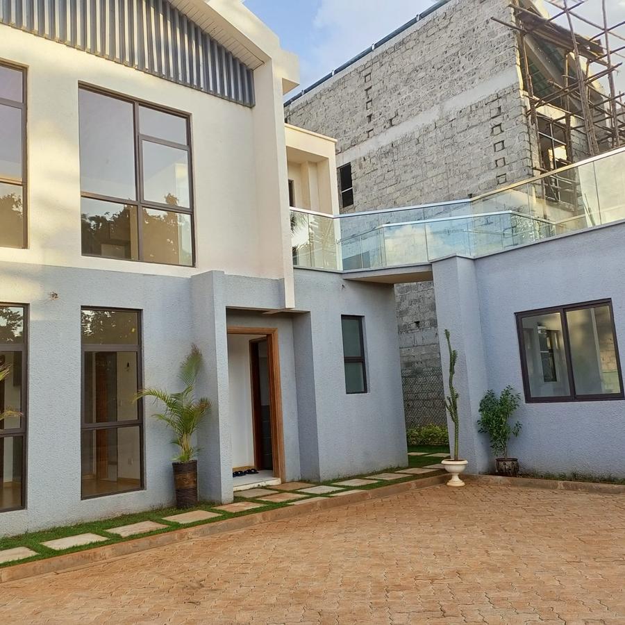 4 Bed Townhouse with En Suite at Muthithi Road Opposite Kist Kiambu Road - 3