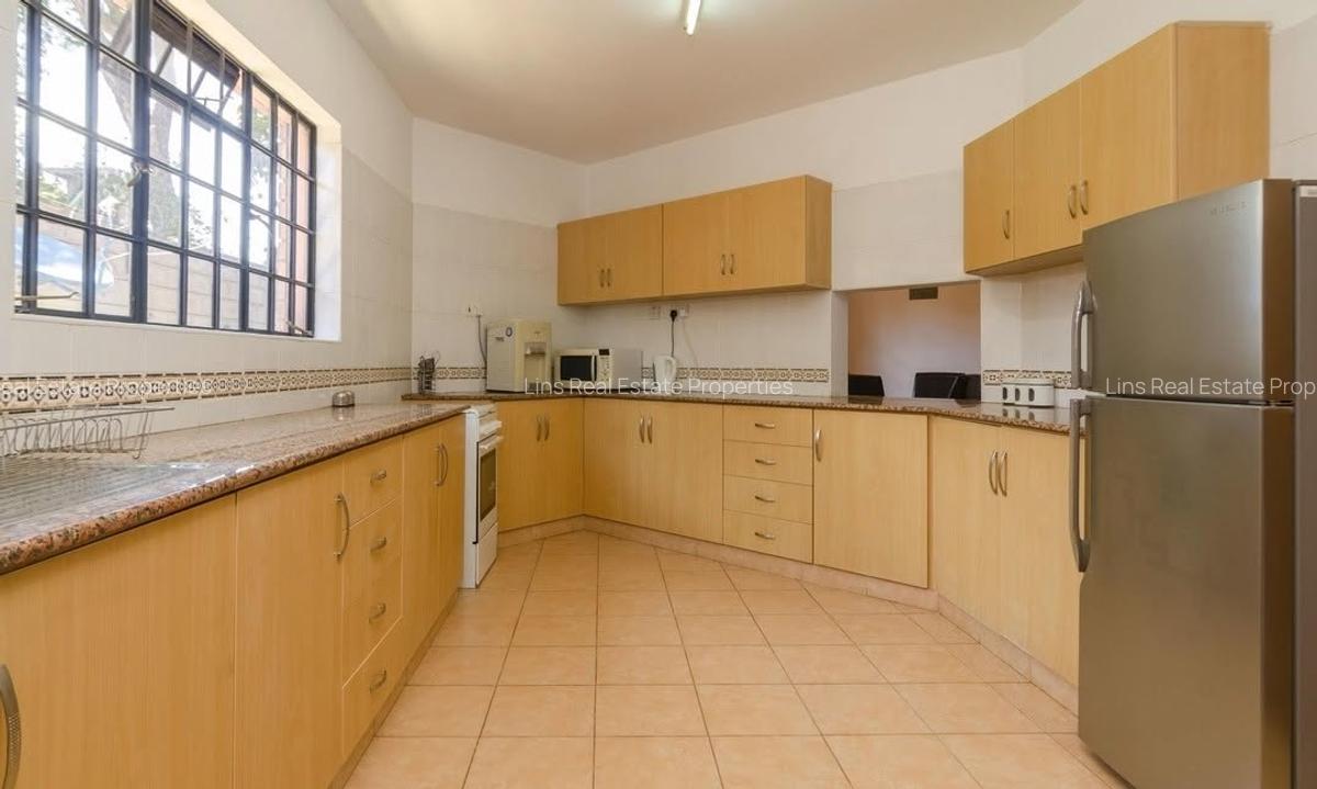 Serviced 3 Bed Apartment with En Suite in Spring Valley - 5