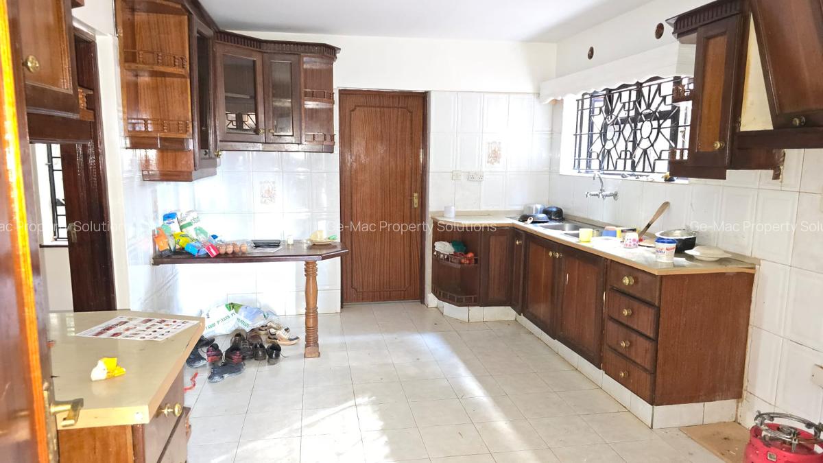 4 Bed House with En Suite in Runda - 6