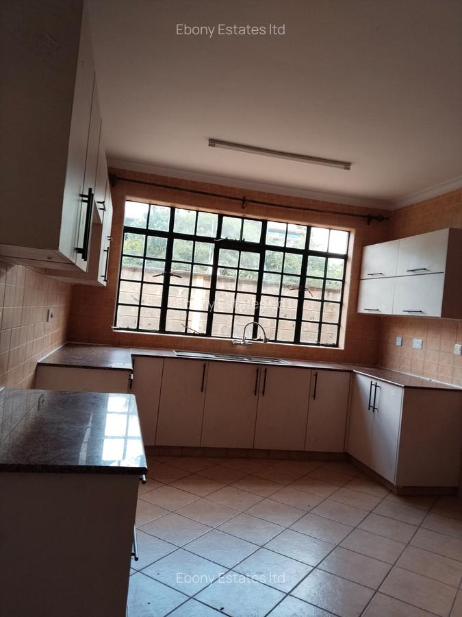 4 Bed Townhouse with En Suite in Lavington - 16