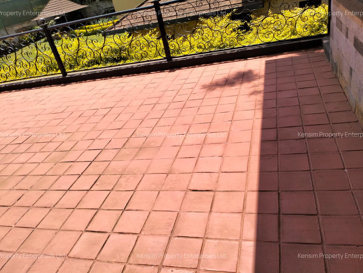 4 Bed Townhouse with En Suite in Runda - 12