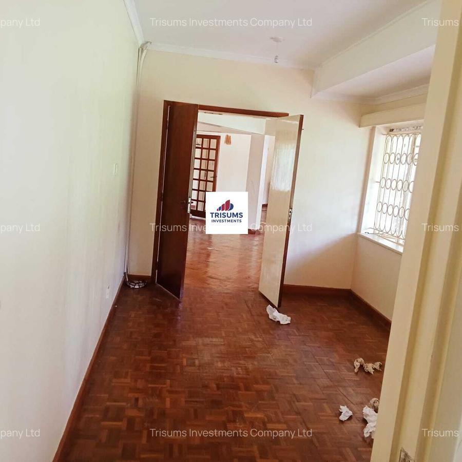 5 Bed House with En Suite in Westlands Area - 10
