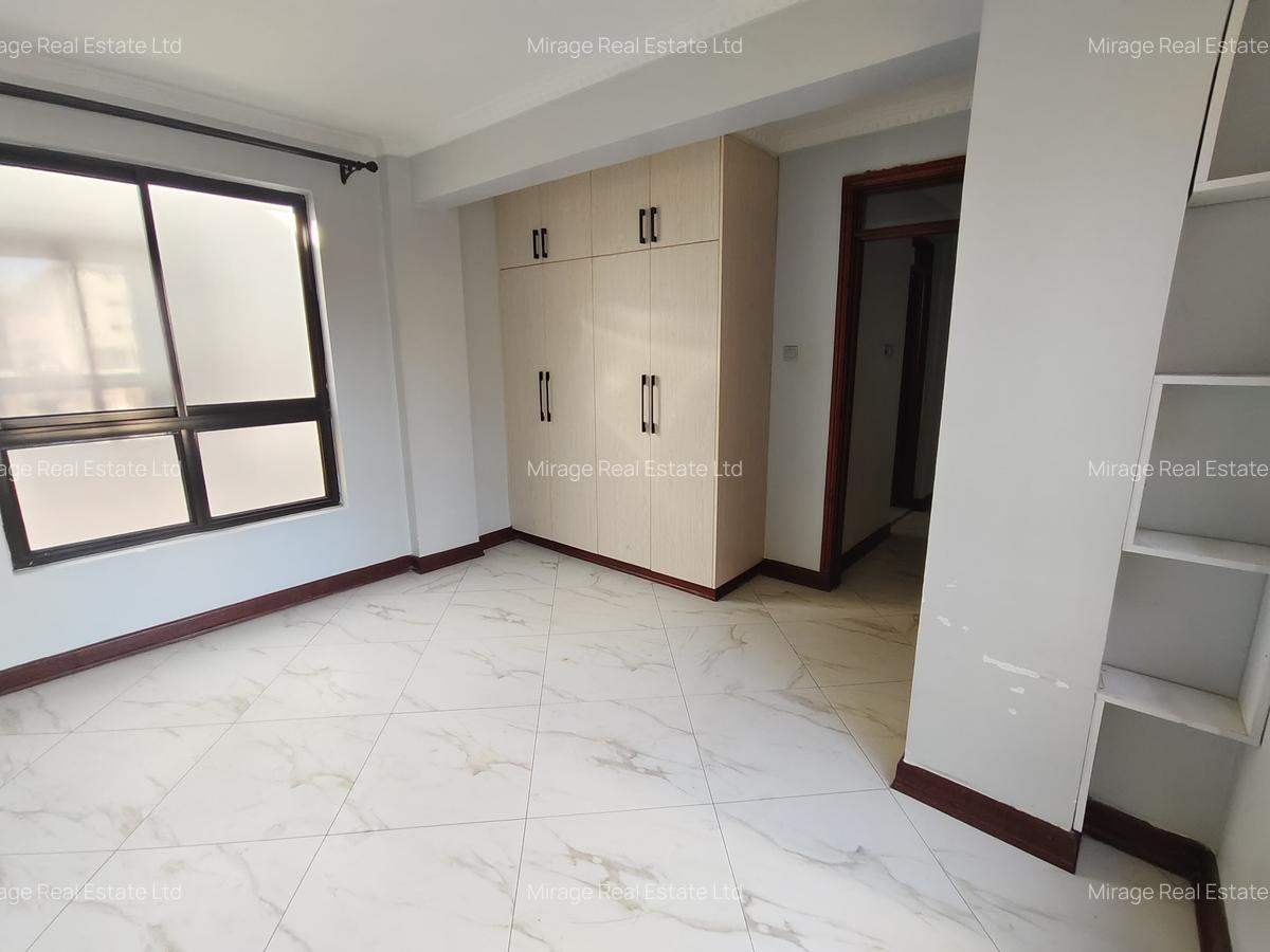 3 Bed Apartment with Gym in Garden Estate - 8