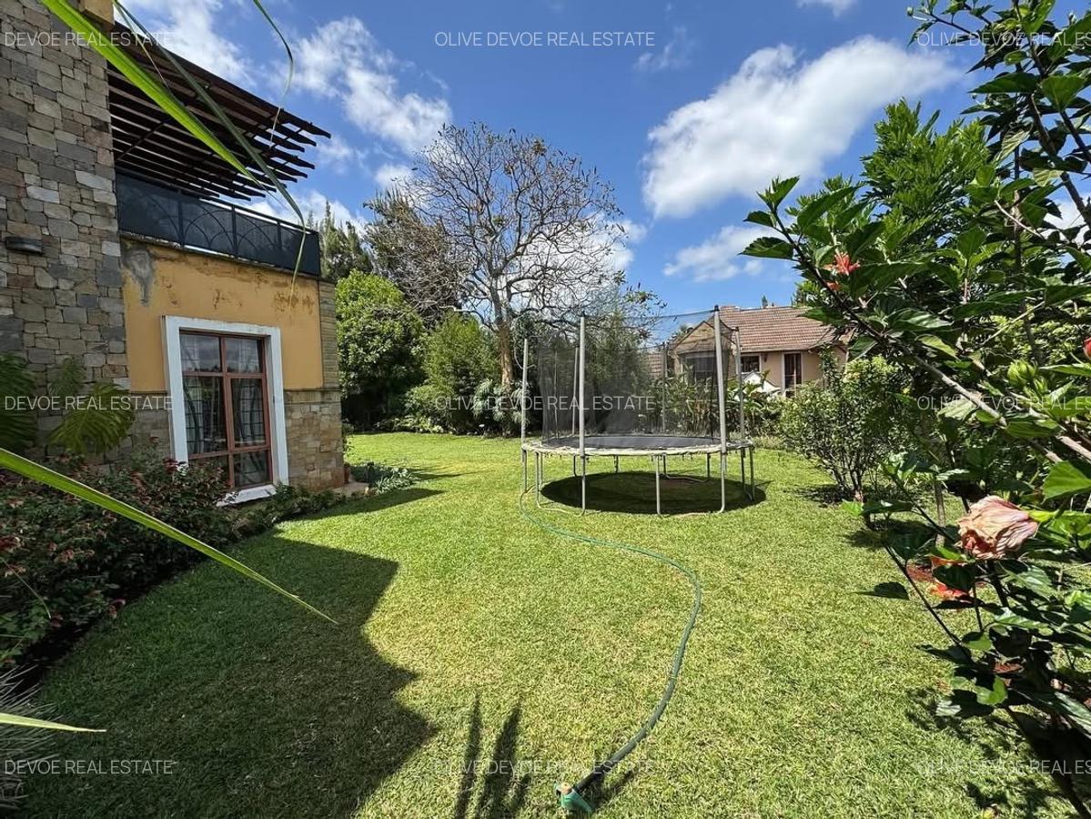 5 Bed Villa with En Suite in Runda - 16