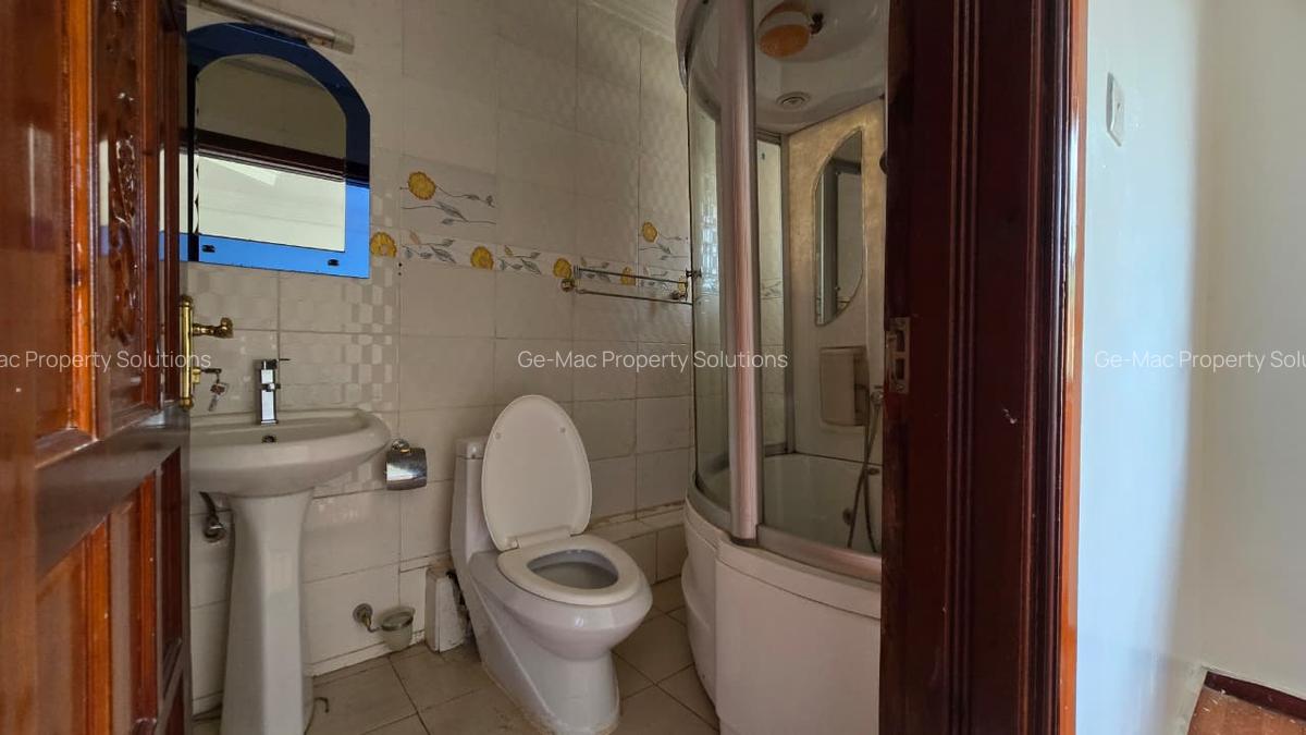 4 Bed Townhouse with En Suite in Lavington - 17