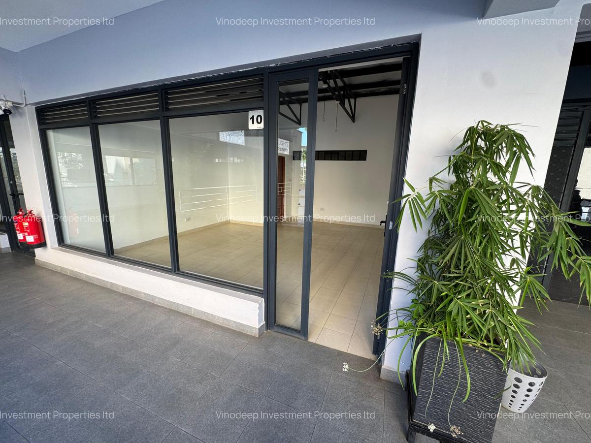 325 ft² Commercial Property with Backup Generator at 1St Parklands - 1