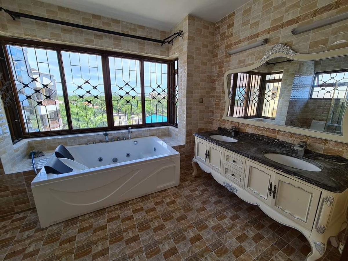 5 Bed Apartment with En Suite at Nyali - 12