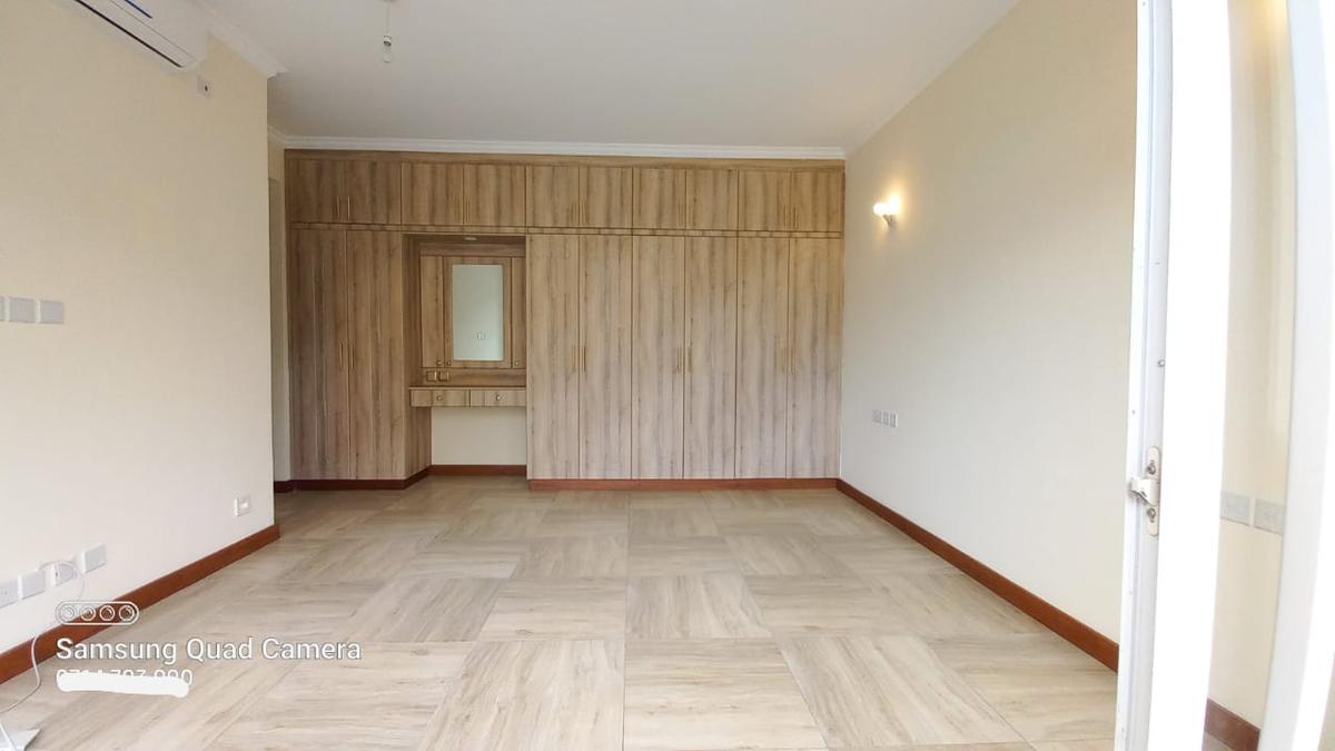 3 Bed Apartment with En Suite in Parklands - 3