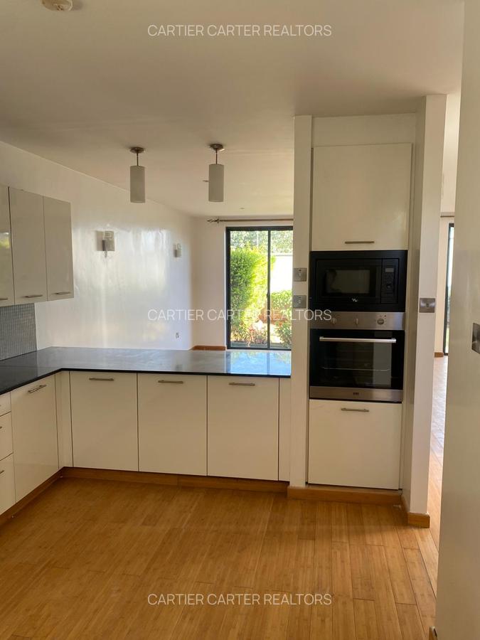 4 Bed Villa with En Suite in Garden Estate - 4