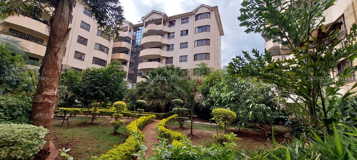 3 Bed Apartment with En Suite at Lavington Green - 7