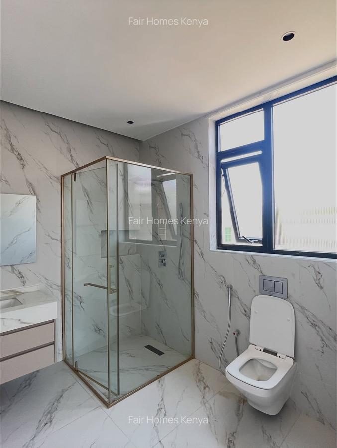 5 Bed Townhouse with En Suite at Lavington Green - 8