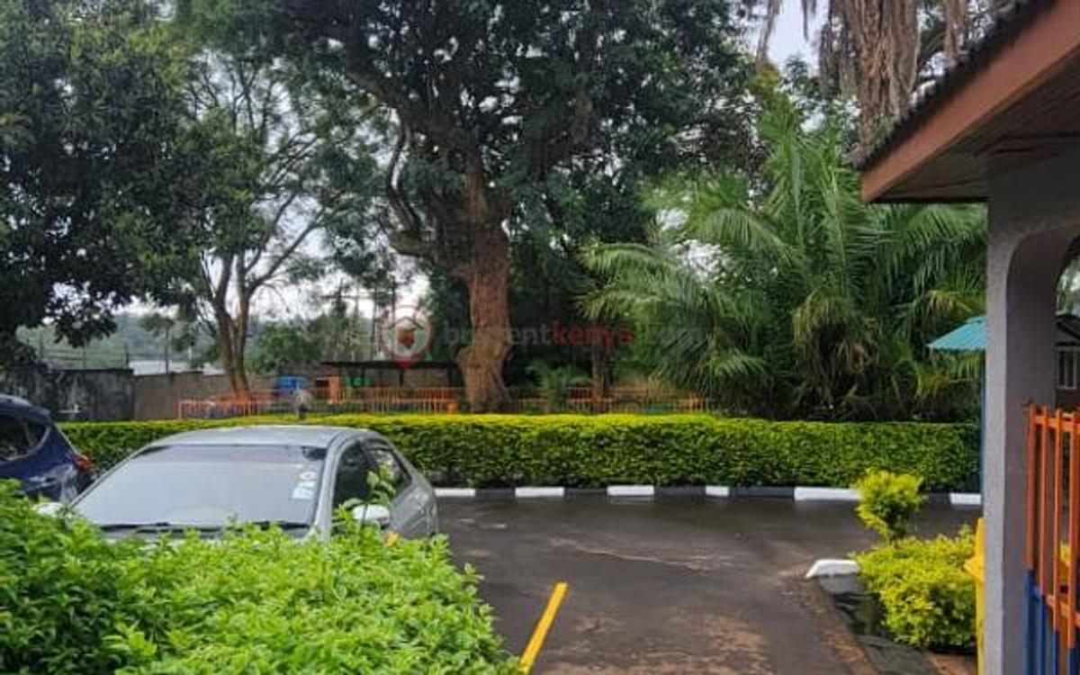 7 Bed Townhouse with En Suite at Lavington - 13