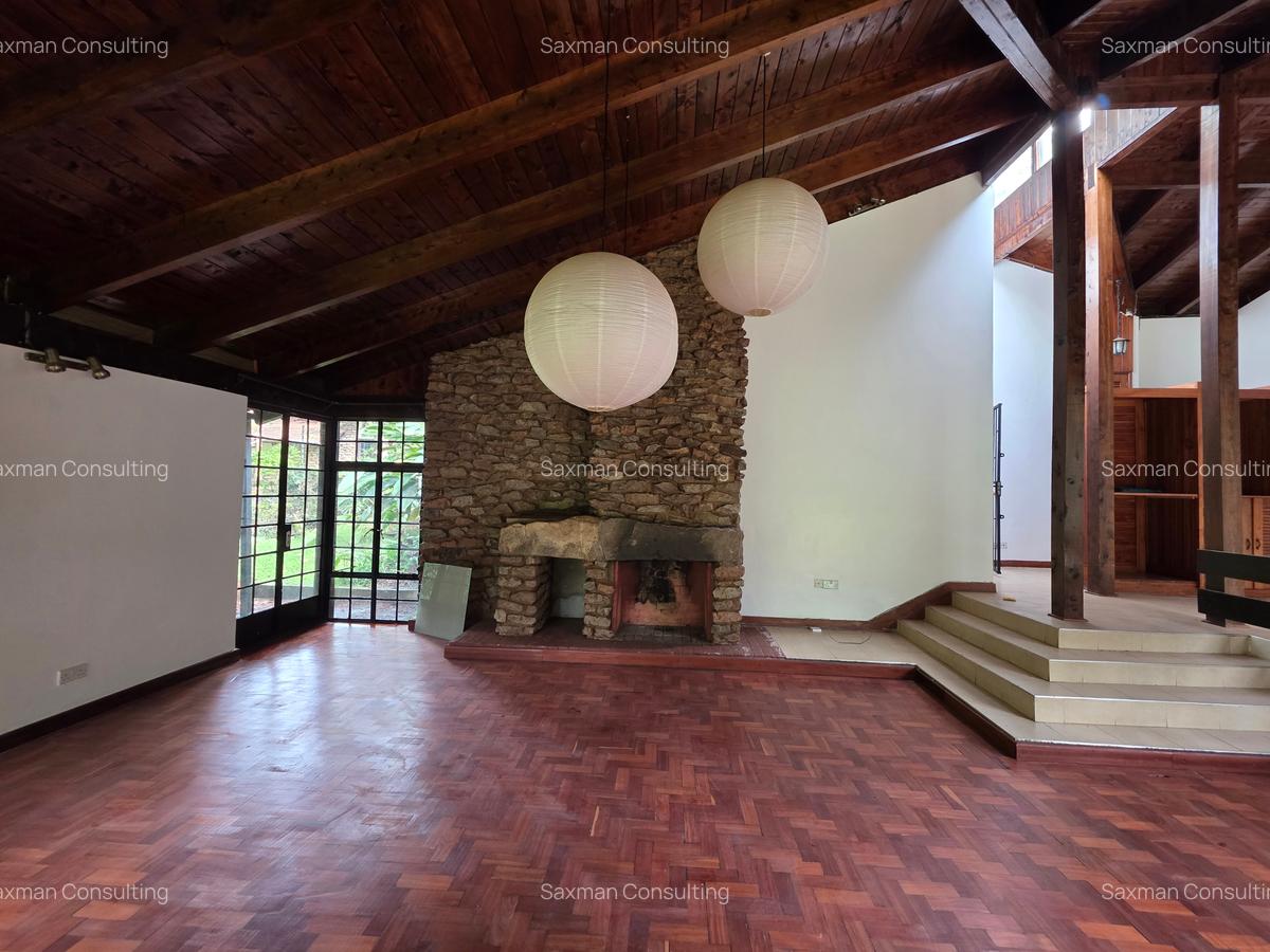 4 Bed House with Garden in Spring Valley - 1