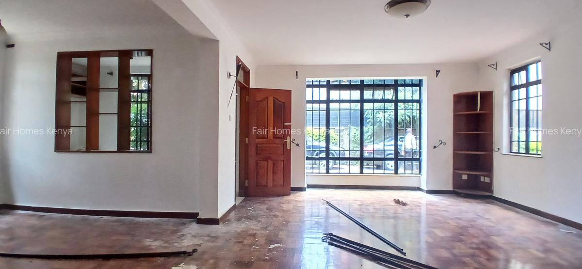 4 Bed Townhouse with En Suite at Valley Arcade - 19