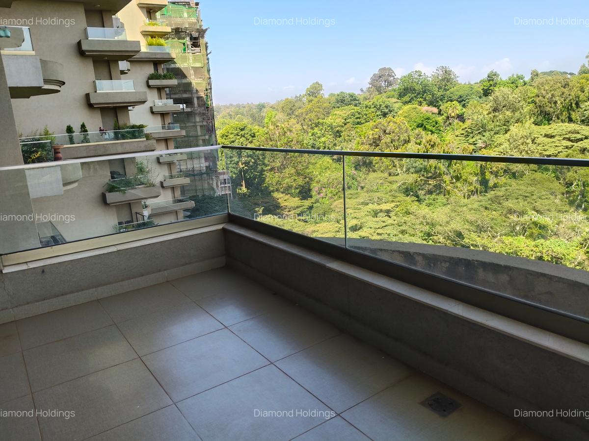 3 Bed Apartment with En Suite at Parklands - 17