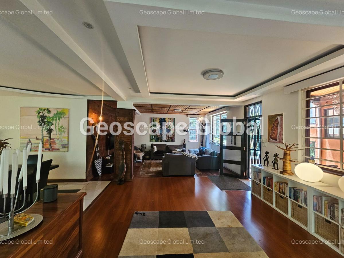 5 Bed House with En Suite in Runda - 7