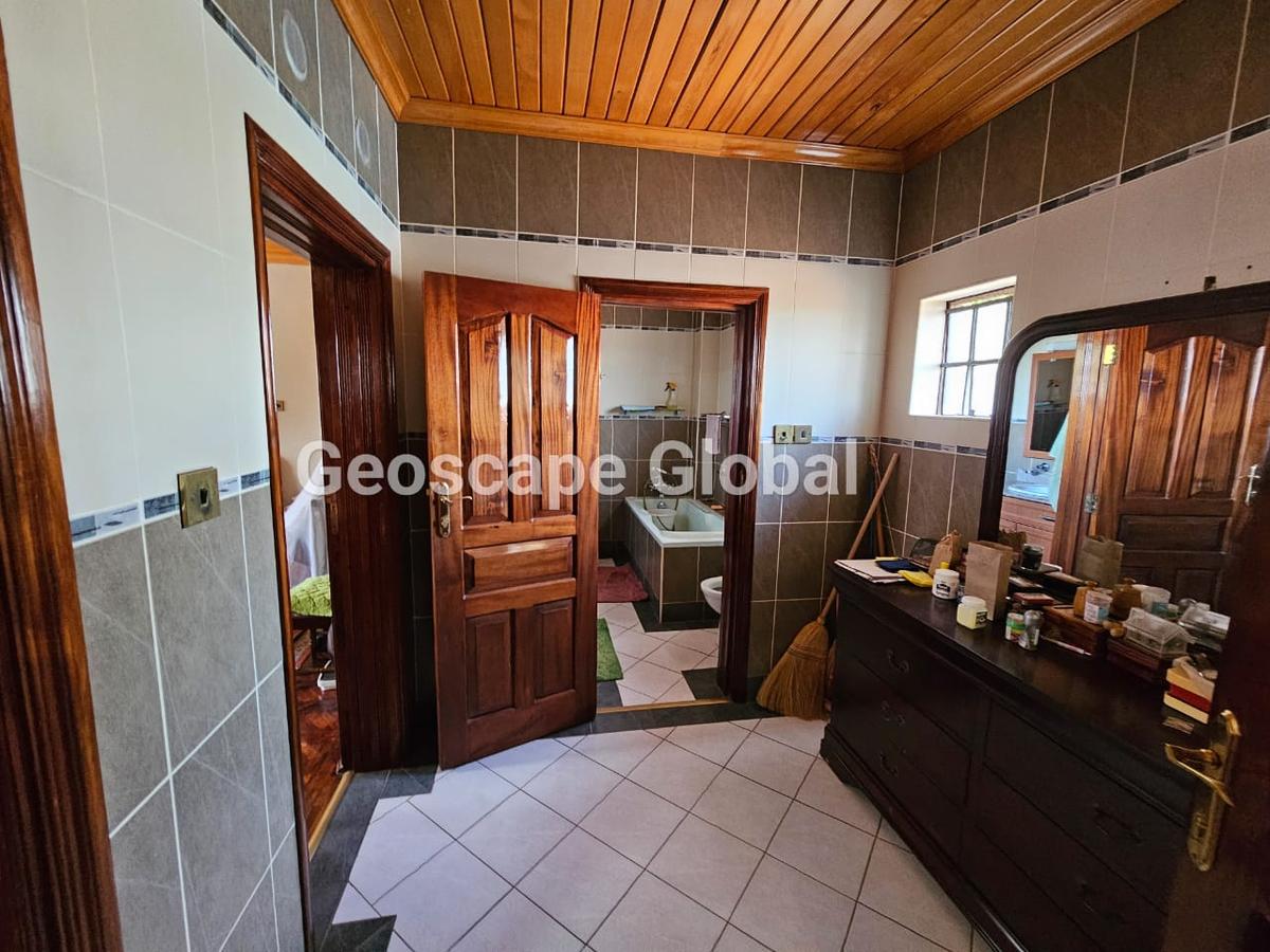 5 Bed House with En Suite in Kitisuru - 9