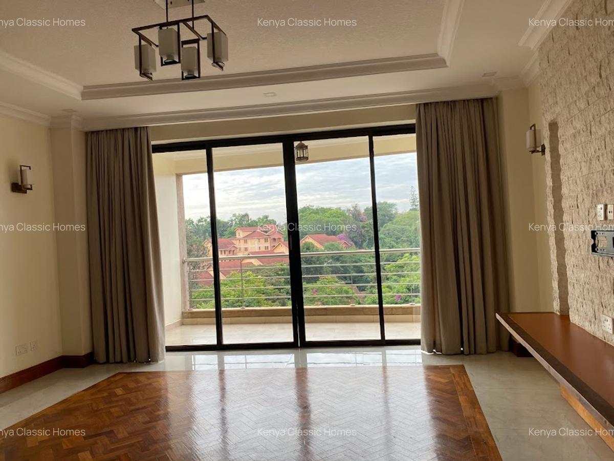 3 Bed Apartment with En Suite at Riverside - 13