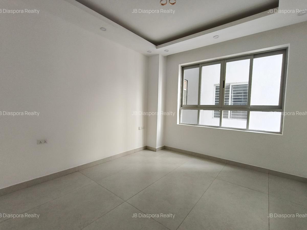 4 Bed Apartment with En Suite at General Mathenge - 14