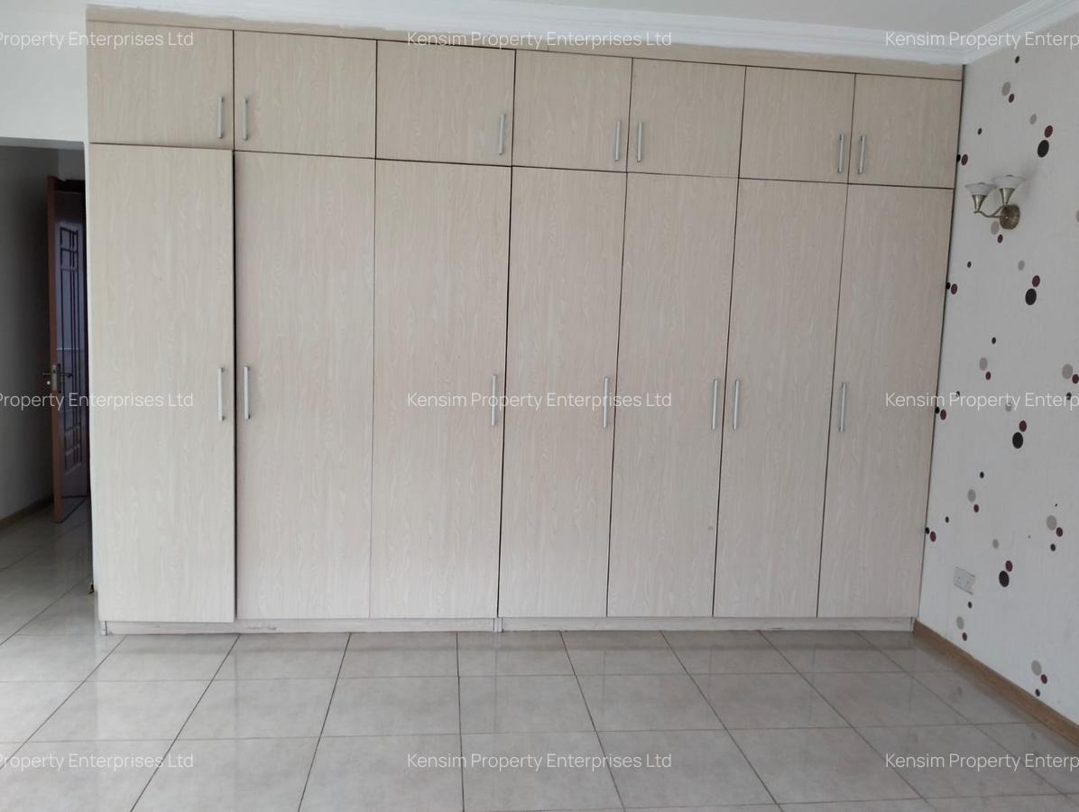 4 Bed Townhouse with En Suite in Riverside - 16