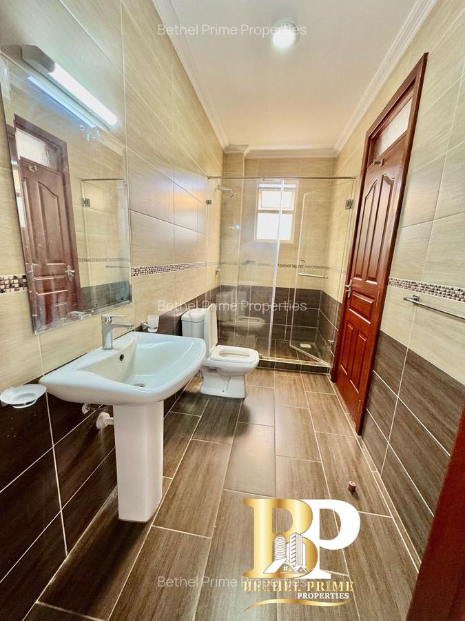 3 Bed Apartment with En Suite in Riverside - 11