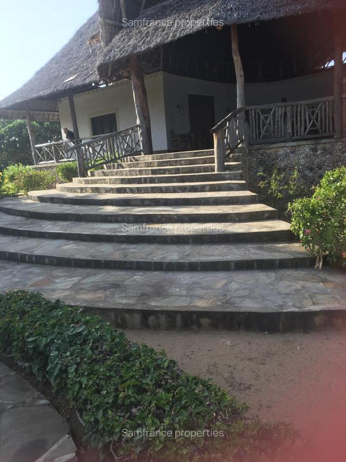 3 Bed Villa with En Suite at Mayungu - 9