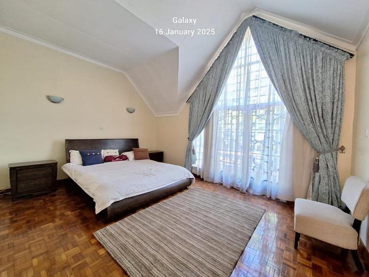 5 Bed Townhouse with En Suite in Lavington - 13