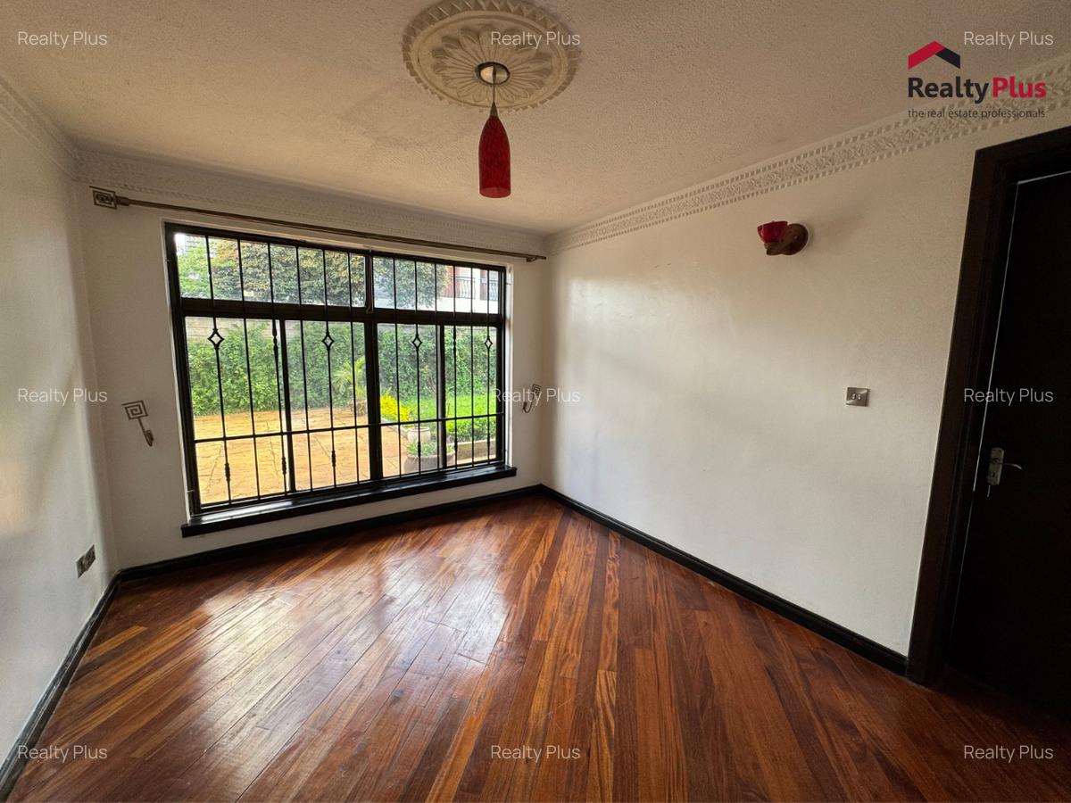 6 Bed Villa with En Suite in Runda - 9