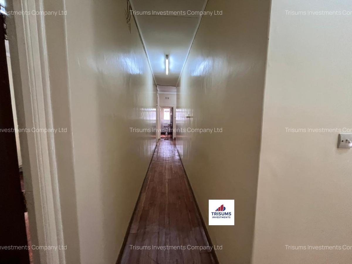 3,000 ft² Commercial Property with Service Charge Included at Pqpq+5Mc - 7
