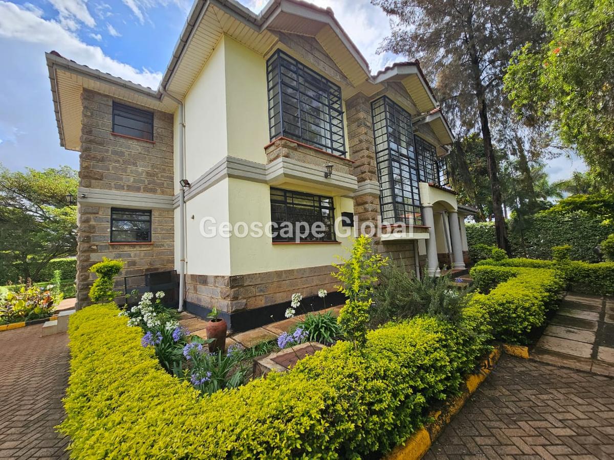 4 Bed House with En Suite in Nyari - 1