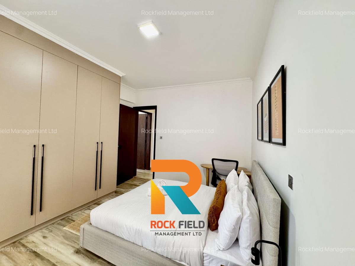 Serviced 2 Bed Apartment with En Suite in Brookside - 14