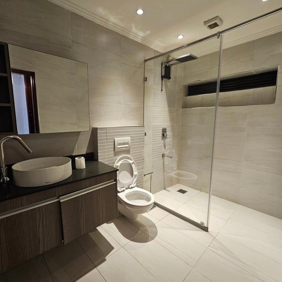 3 Bed House with En Suite at Parklands - 10