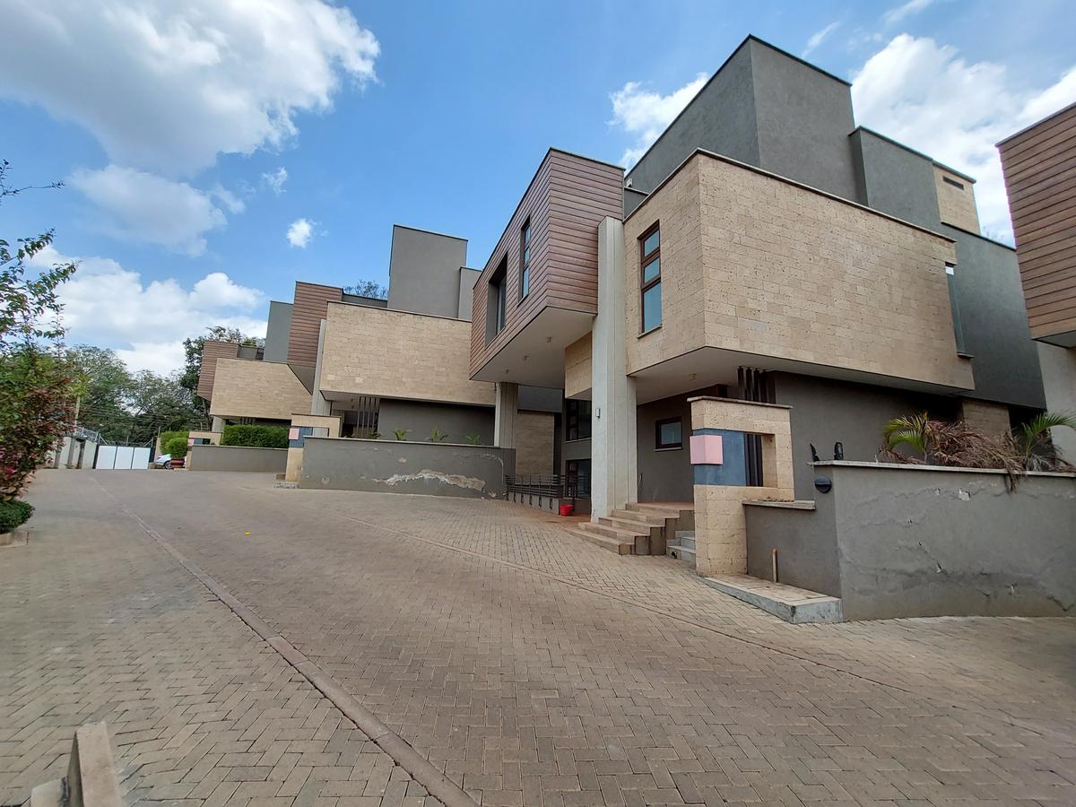 5 Bed Townhouse with En Suite at Chalbi Drive - 5