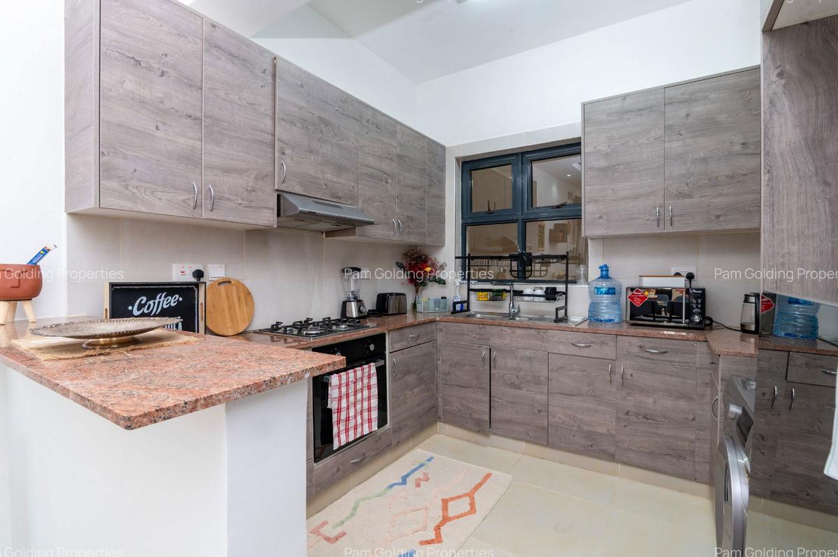 Furnished 2 Bed Apartment with En Suite in Rhapta Road - 4