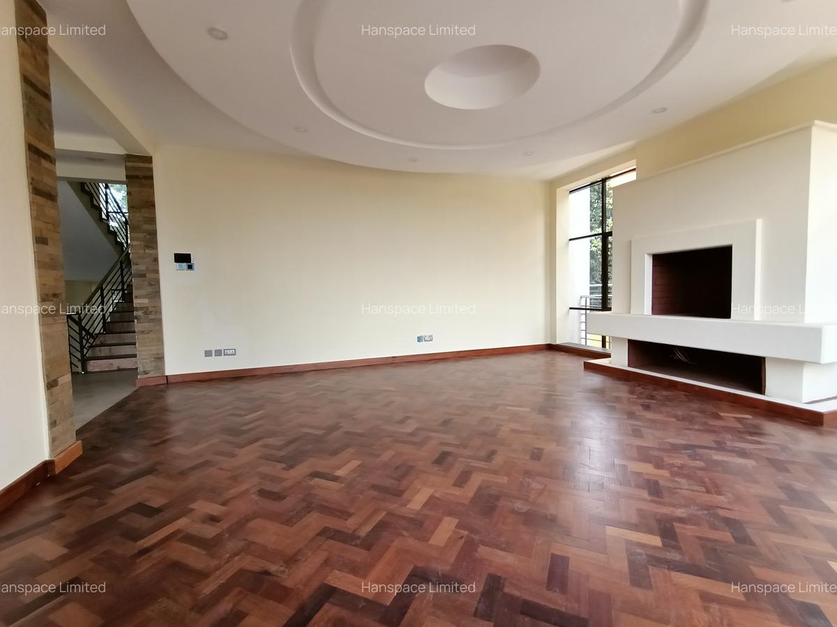 5 Bed Villa with En Suite in Lavington - 5