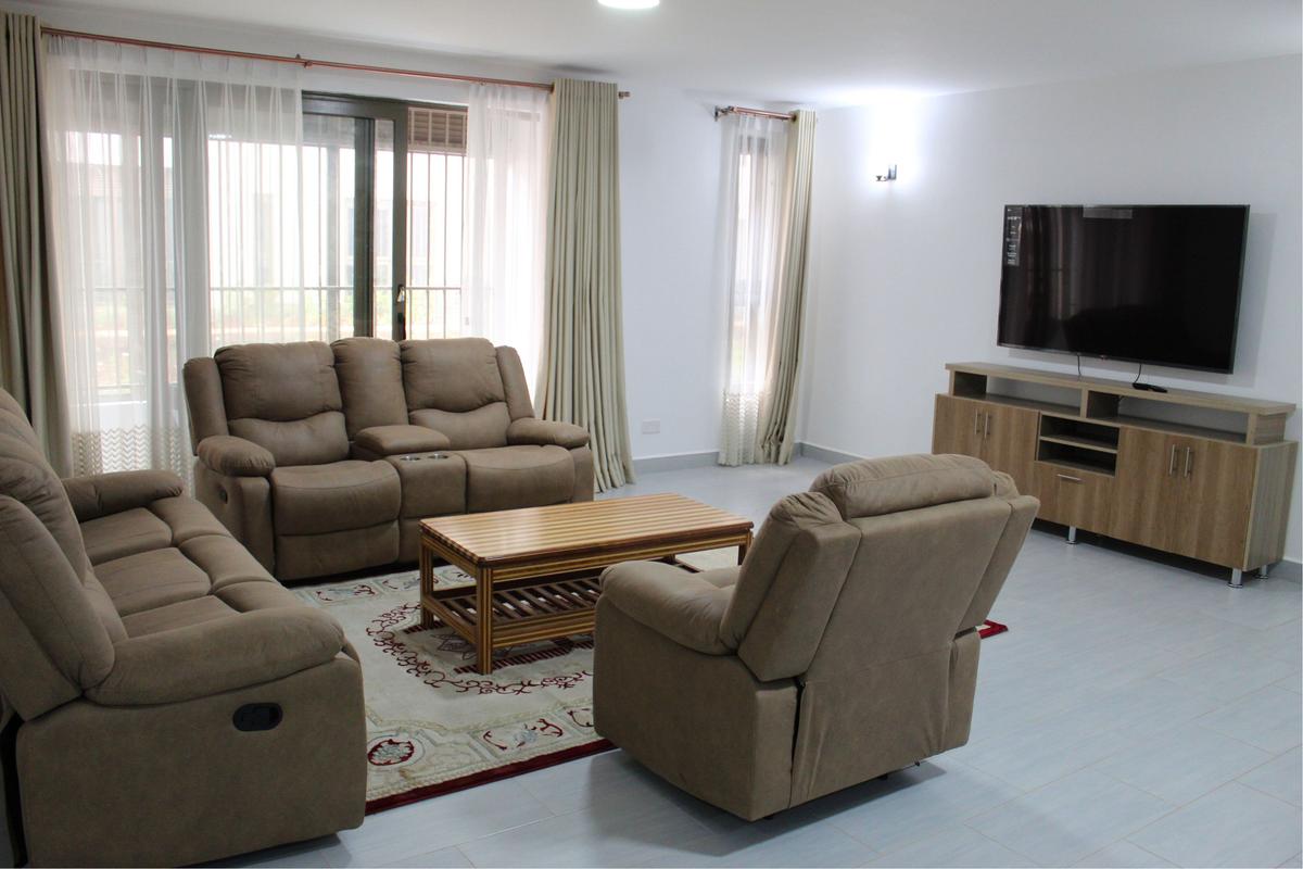 2 Bed Apartment with En Suite in Lavington - 3