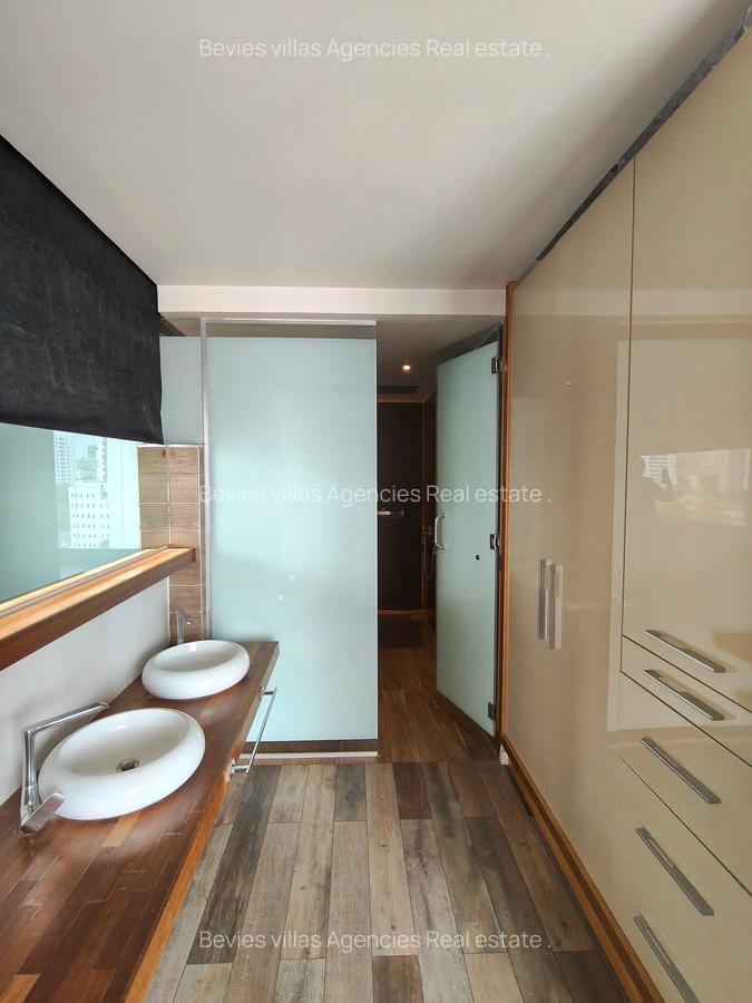 4 Bed Apartment with En Suite at Parklands - 14