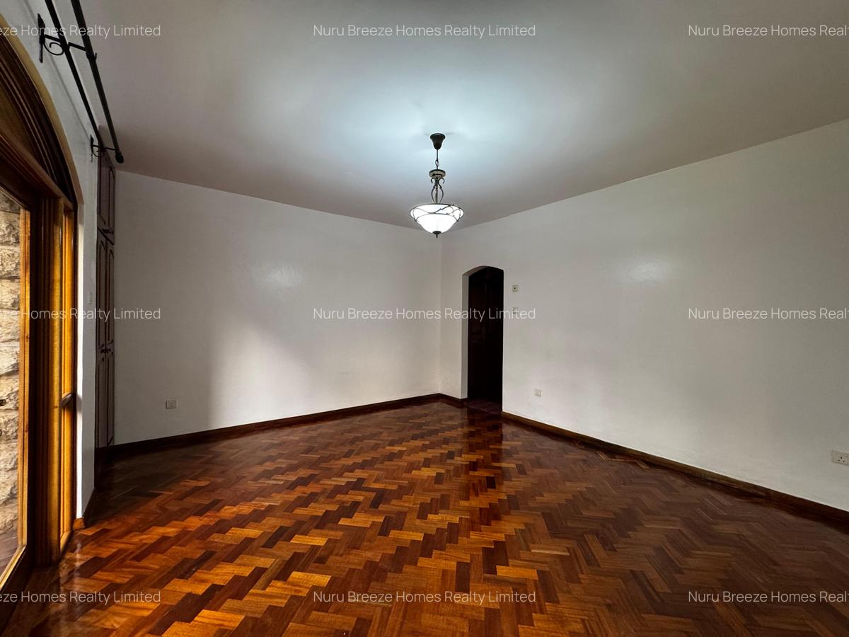 5 Bed Townhouse with En Suite in Karen - 12