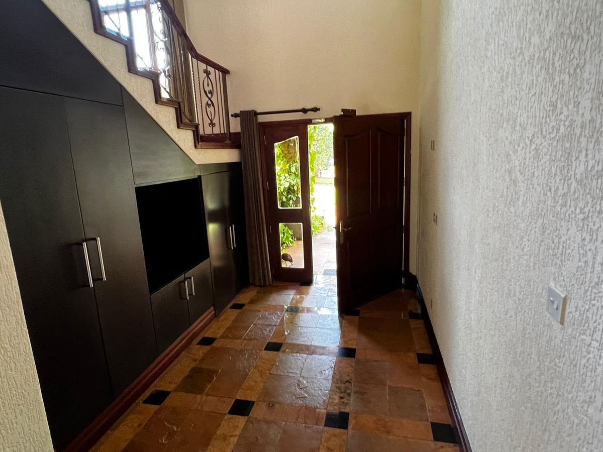 4 Bed Villa with En Suite at Westlands - 12