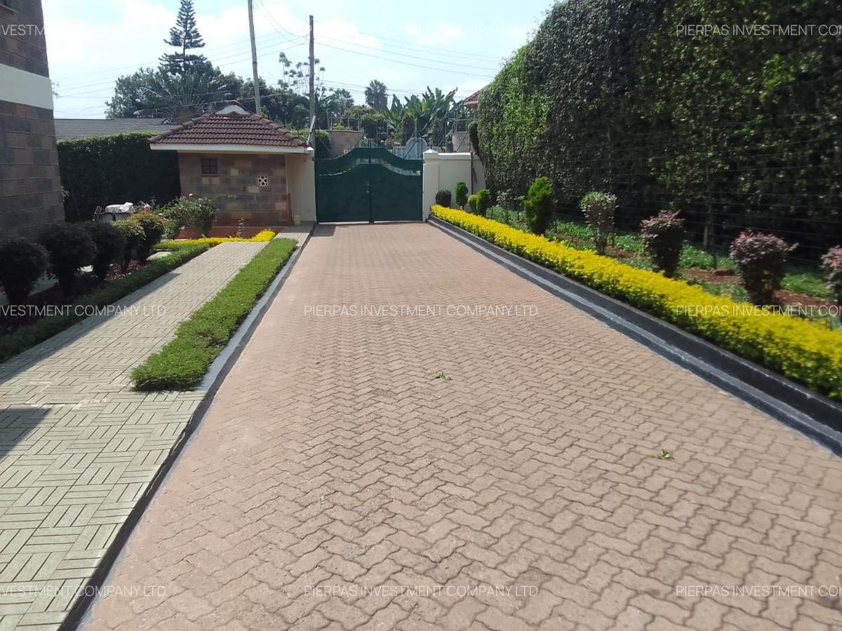 5 Bed Townhouse with En Suite in Runda - 4