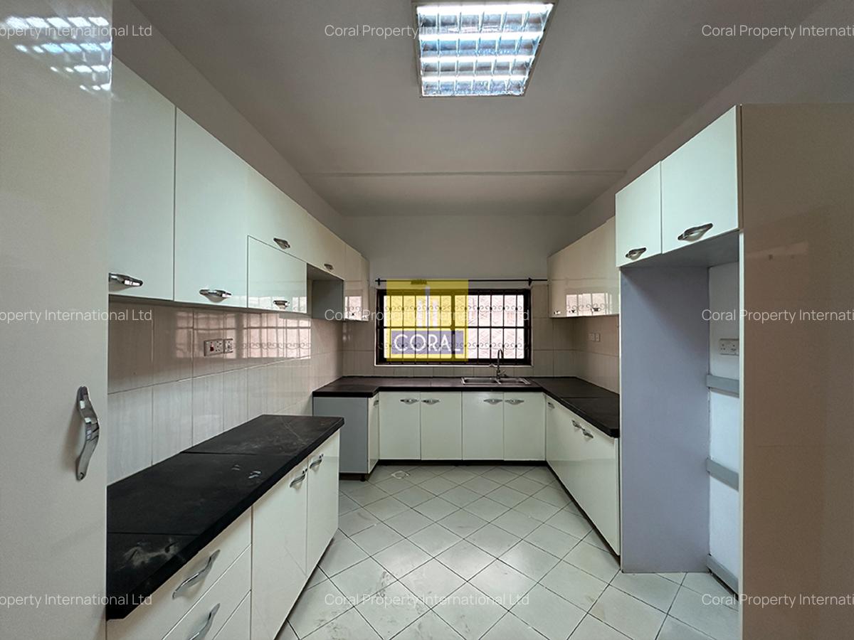 4 Bed Townhouse in Parklands - 2