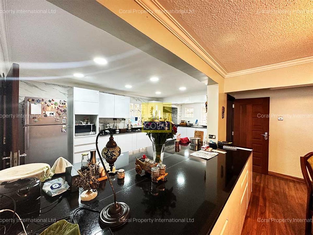 5 Bed House in Nyari - 7