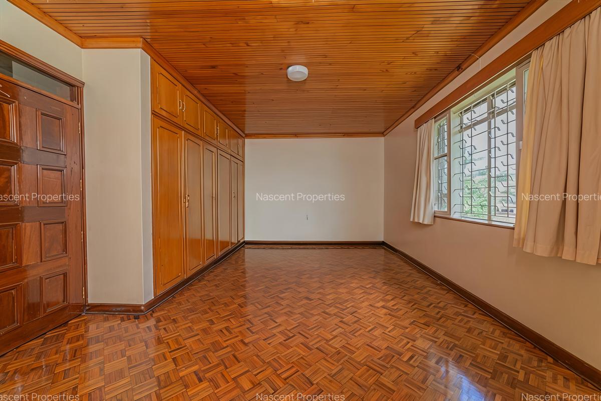 5 Bed House with En Suite in Muthaiga - 11