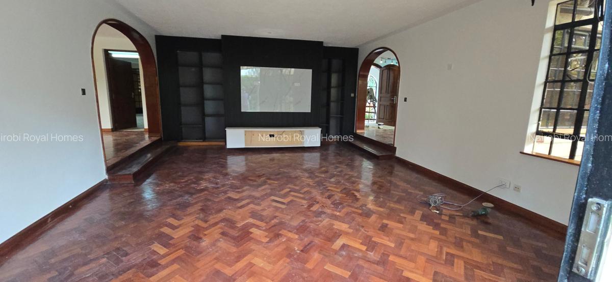 5 Bed Townhouse with En Suite at Lavington Green - 8