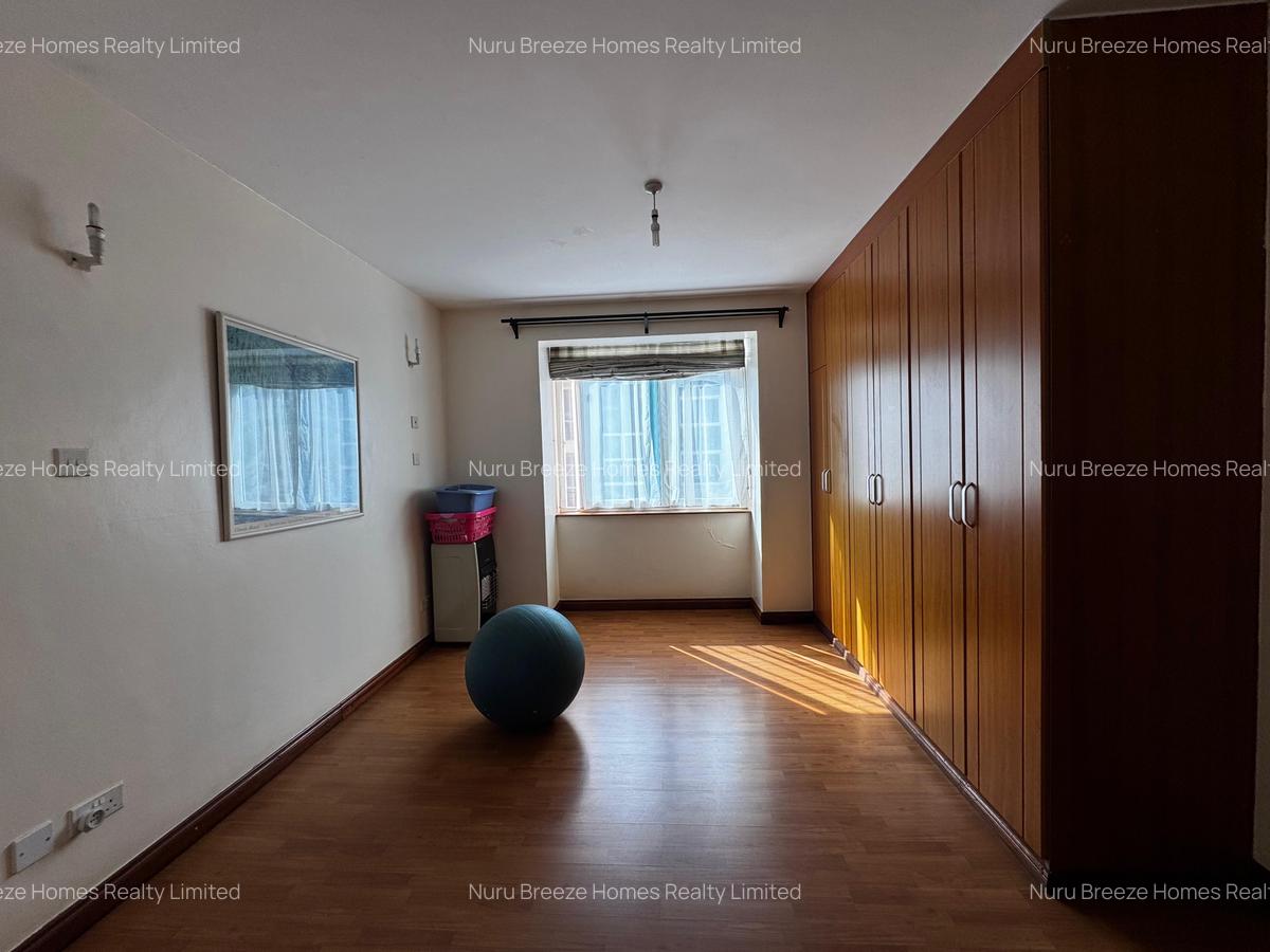 4 Bed Townhouse with En Suite in Lavington - 18