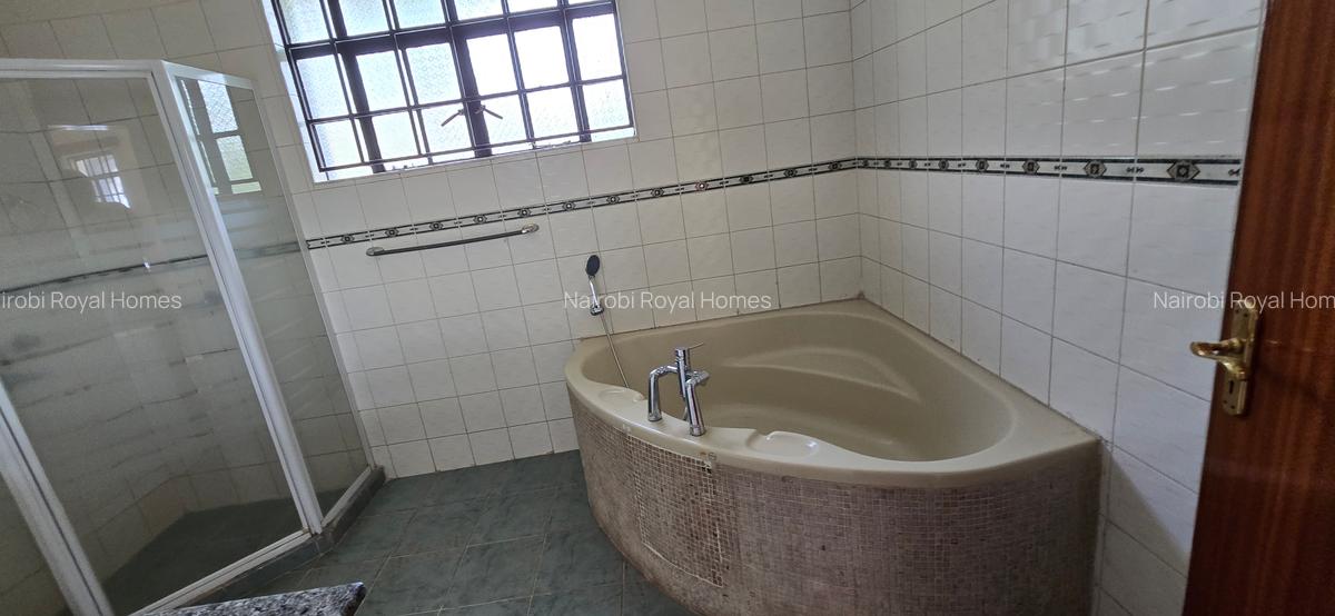 4 Bed Townhouse with En Suite at Lavington Green - 16